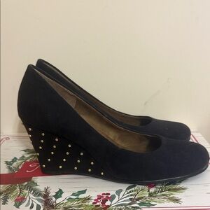 AeroSoles  Black Wedge  with Gold Studs